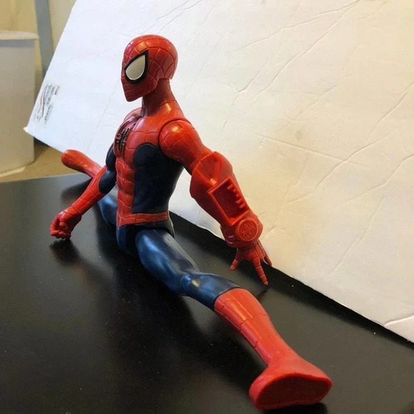 Marvel Spiderman Action Figure toy - Picture 2 of 9